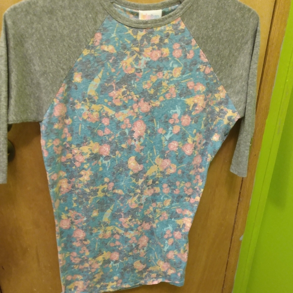 LuLaRoe Other - Lularoe  Quarter Length Shirt